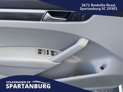 2017 Volkswagen Passat 1.8T SE w/Technology