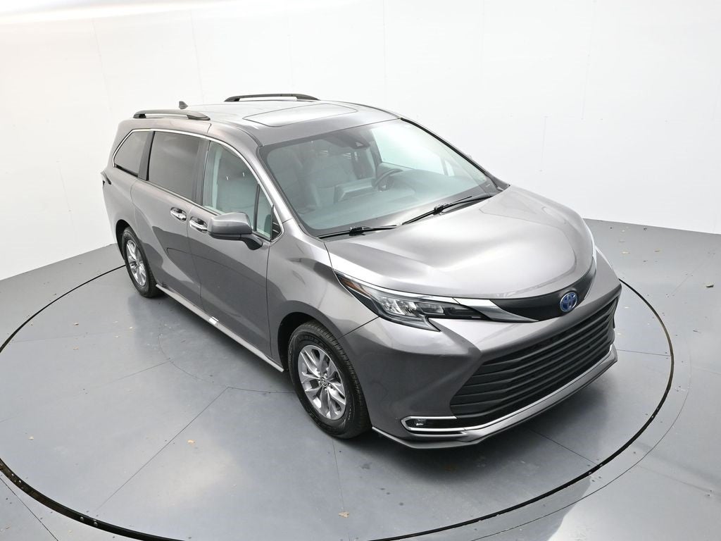 2024 Toyota Sienna XLE
