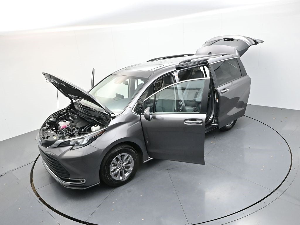 2024 Toyota Sienna XLE
