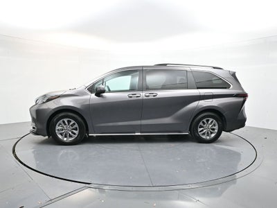2024 Toyota Sienna XLE
