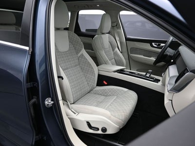 2022 Volvo XC60 B5 Momentum