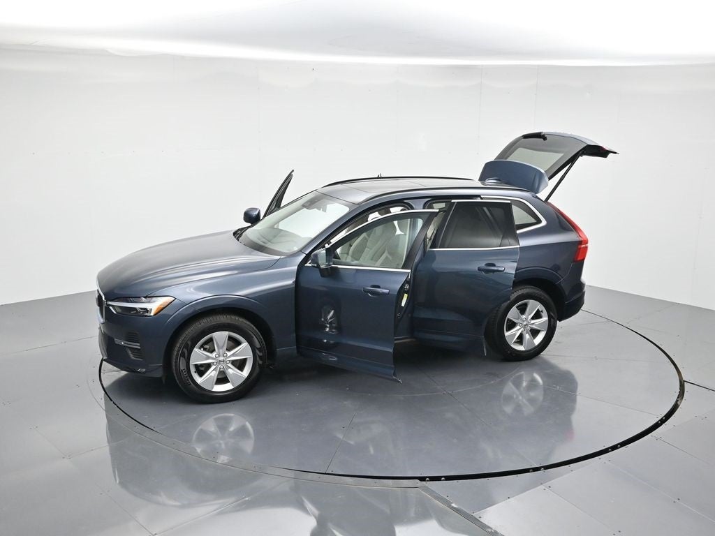 2022 Volvo XC60 B5 Momentum