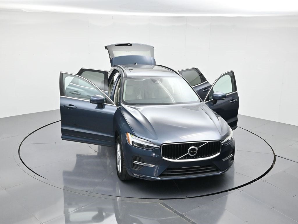 2022 Volvo XC60 B5 Momentum