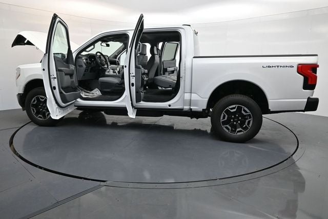 2024 Ford F-150 Lightning Pro