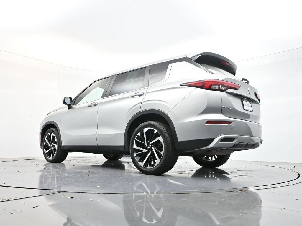 2022 Mitsubishi Outlander SE