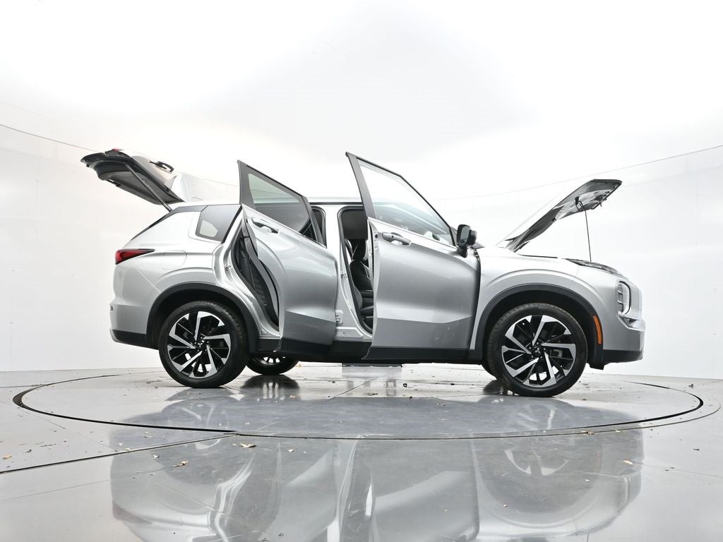 2022 Mitsubishi Outlander SE