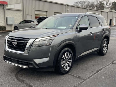 2025 Nissan Pathfinder SL