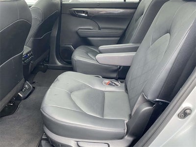 2020 Toyota Highlander Hybrid Platinum