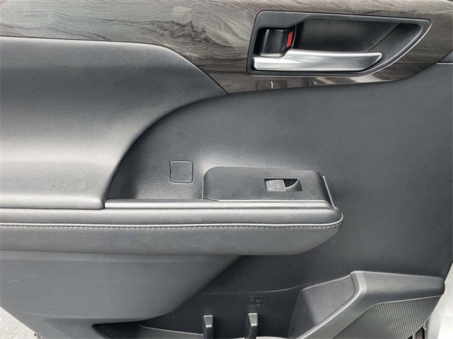 2020 Toyota Highlander Hybrid Platinum