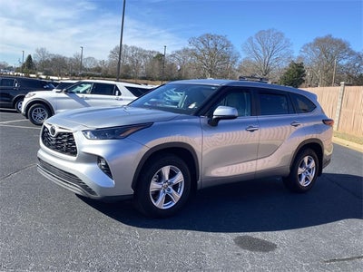 2024 Toyota Highlander LE