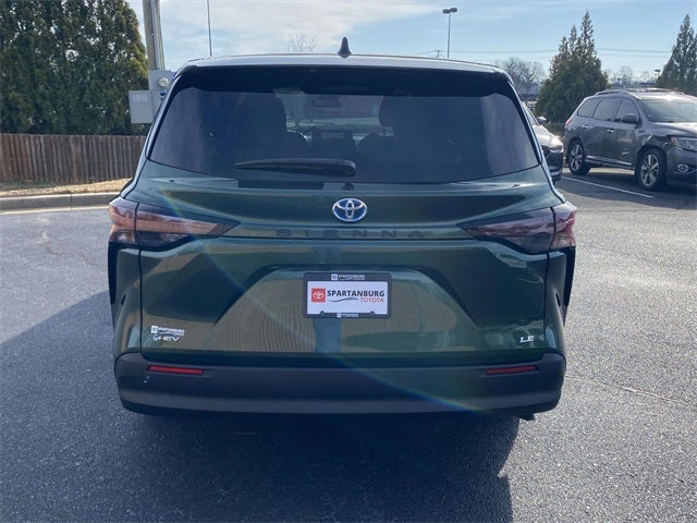 2025 Toyota Sienna LE 8 Passenger