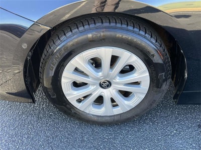 2019 Toyota Prius LE
