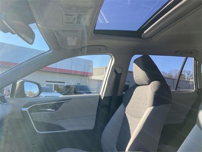 2020 Toyota RAV4 Hybrid XLE