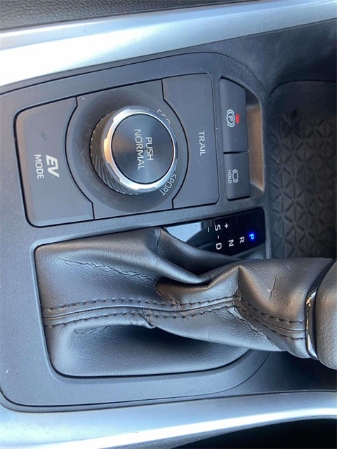 2020 Toyota RAV4 Hybrid XLE