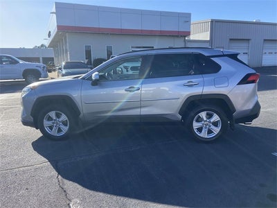 2020 Toyota RAV4 Hybrid XLE